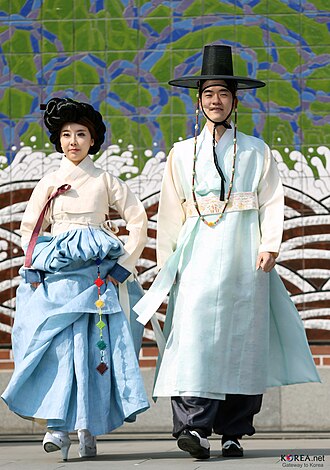 한복과 양복