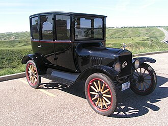 1913년 포드 자동차 조립 라인