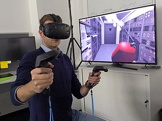 VR 헤드셋을 사용하는 사용자