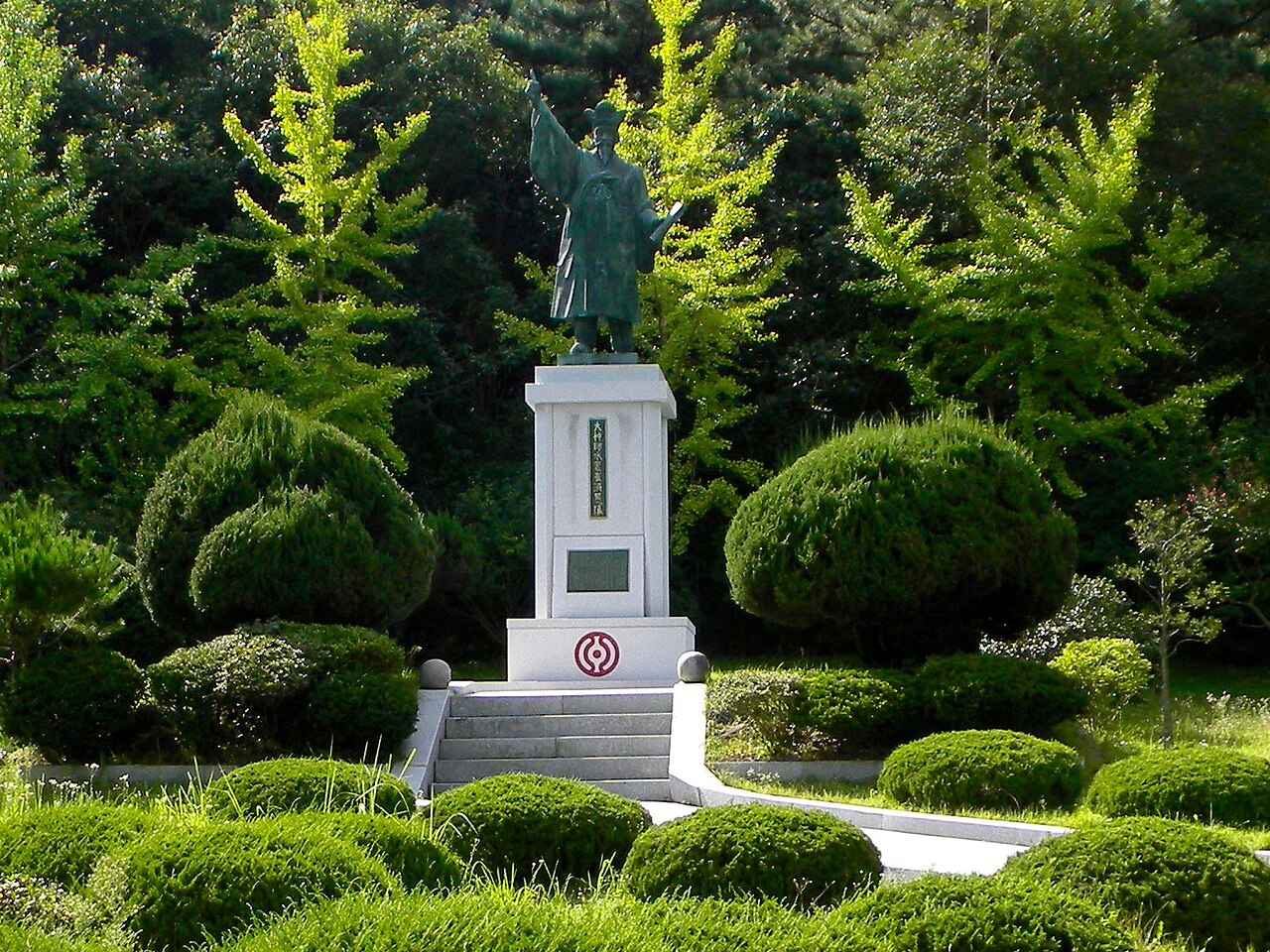 최제우 동상